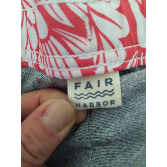 FAIR HARBOR Men's Coral Floral Board Shorts XXL Recycled Athletic Beach - Picture 4 of 9